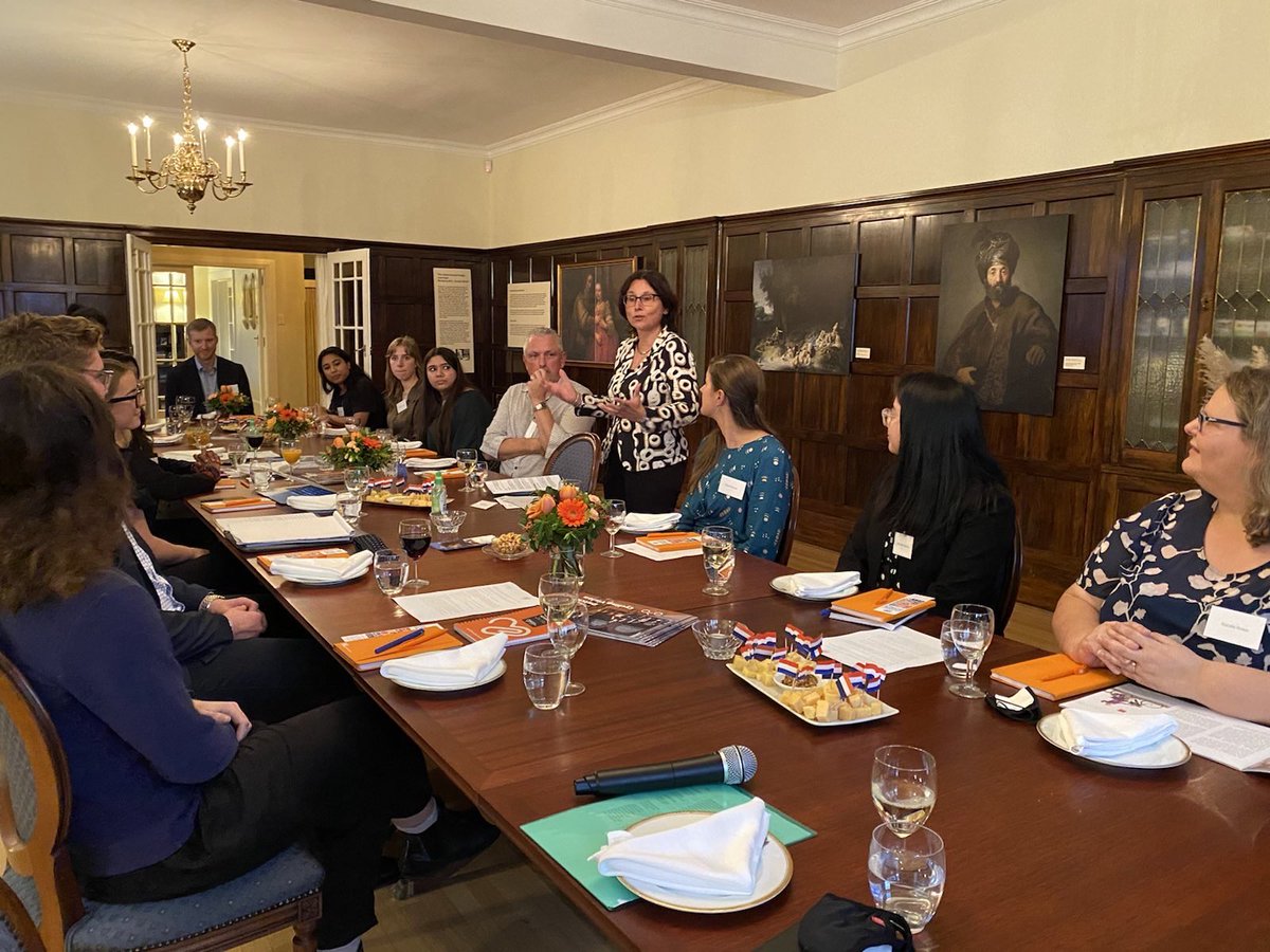 MiraWoldberg's tweet photo. Inspiring roundtable with students, young engineers &amp; others on opportunities for zero net emissions #sustainable transport in 🇳🇱🇳🇿 to meet Paris #Climate Goals &amp; #SDGs. Crucial to incl young in policy.

🙏 @SophieHandford2 @SimonKingham @nashthomas 
&amp; NL speakers &amp; cohost @UNANZ https://t.co/vIs8vByHNE