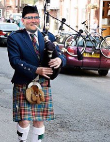 RussosSlacks's tweet photo. Remember when @RussoHockey went to Scotland? I wish I didn’t… #RandomRussoPhotos https://t.co/dB60GS5Esh