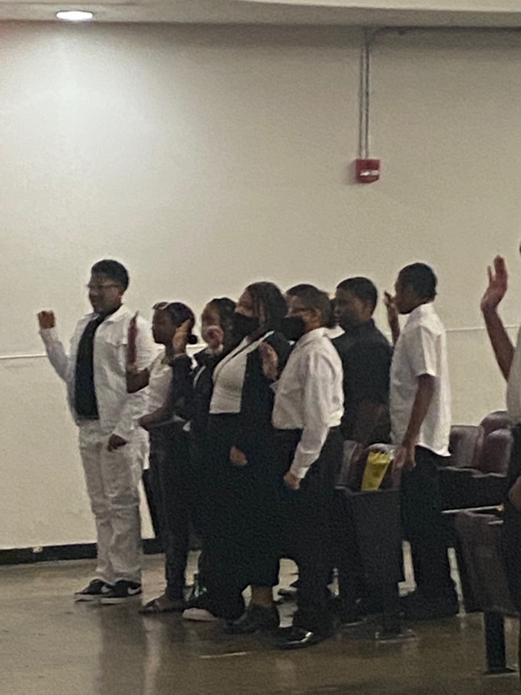 madisoncusd12's tweet photo. Madison Junior High School inducted the 2022 class of the National Junior Honor Society tonight at the Carol Hamm Auditorium. Congratulations to the new members!! https://t.co/yDjN1O69Ck