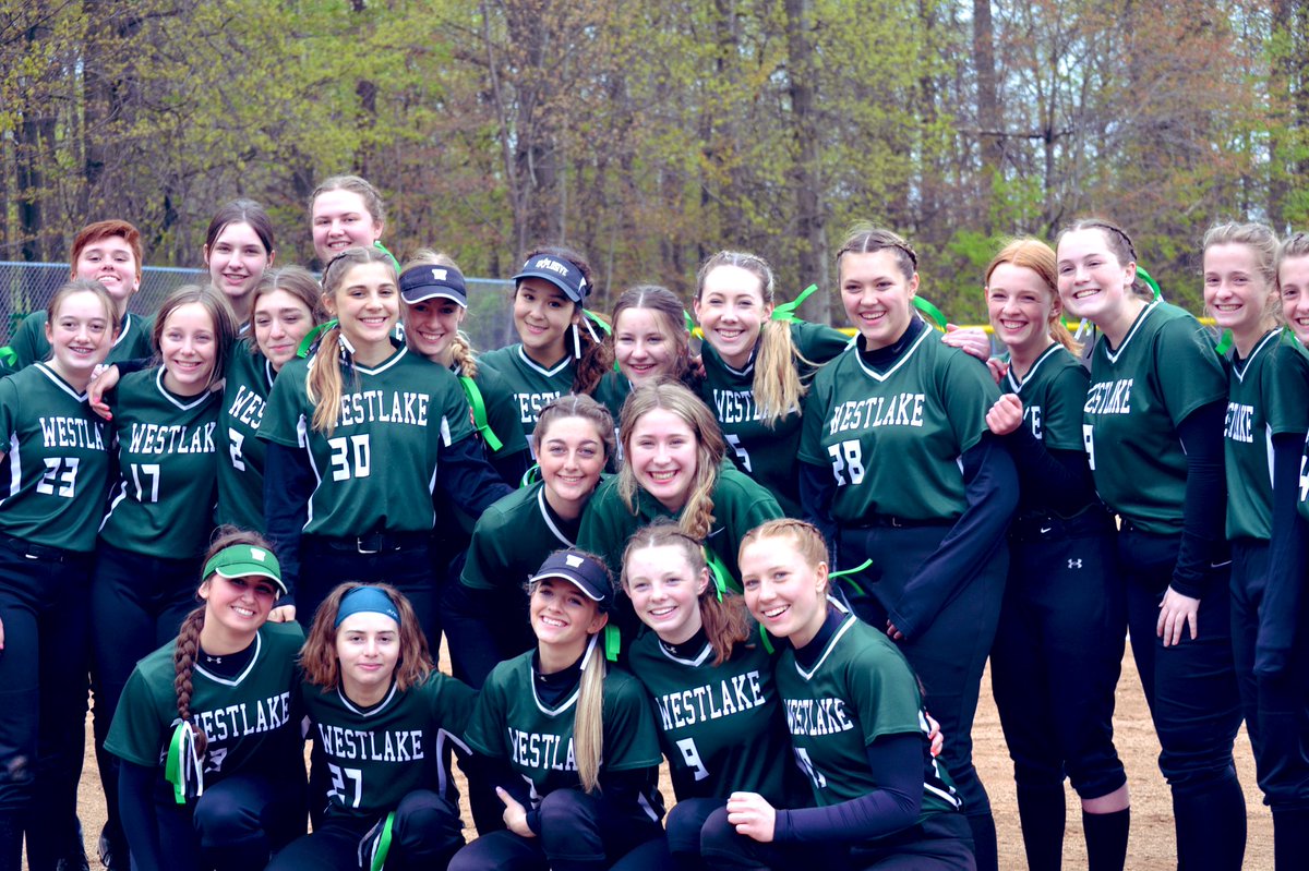 Demonssoftball's tweet photo. We 💚 our seniors, Riley and Abbey! 

😈💚🥎 https://t.co/n7KIptAyle