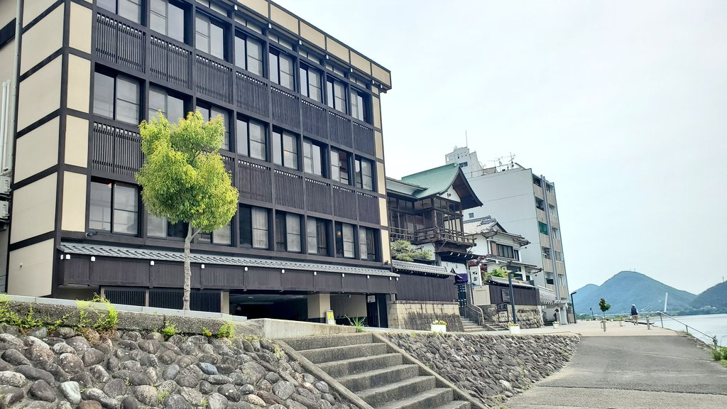shigezou_s13's tweet photo. これで「僕らはみんな河合荘」舞台巡り終わって、岐阜城とも写真(ちっさく)撮ったし

これから帰ります✨

石金��んお世話になりました✨ https://t.co/8iQVcj1kJk