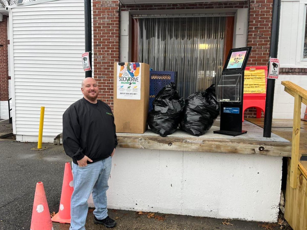 WishProject's tweet photo. Huge thanks to Shawn, and everyone at Sullivan Tire, for running such a success sock drive. They were able to collect, and donate, 1233 pairs of socks!!!
Thank you!!!!
#neighborshelpingneighbors #buildingabettercommunity #hostadrive #thankyou https://t.co/kQrNjip3a5