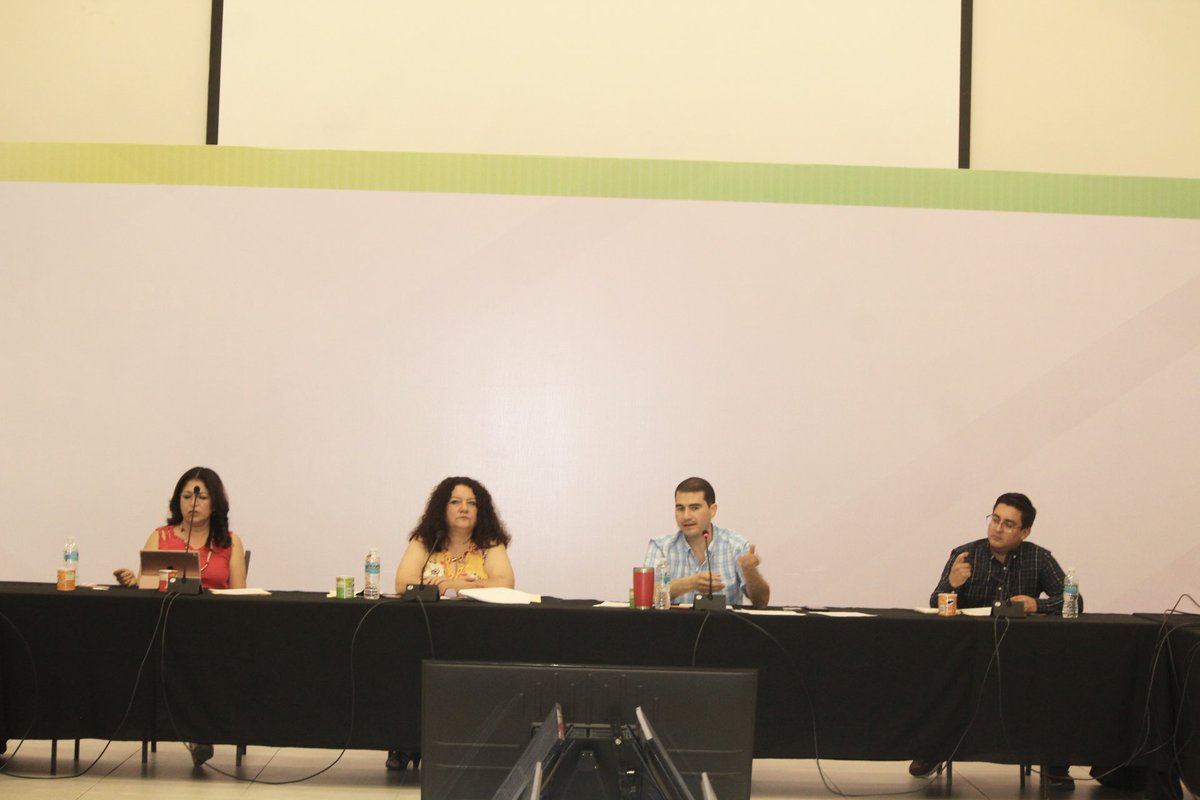 ddakys's tweet photo. Esta tarde trabajando en equipo con integrantes de la Comisión de Gobernación y Puntos Constitucionales del @SaltilloGob. 

Avanzando en la actualización de algunos reglamentos del Municipio. #Saltillo https://t.co/kfryHuOSpv
