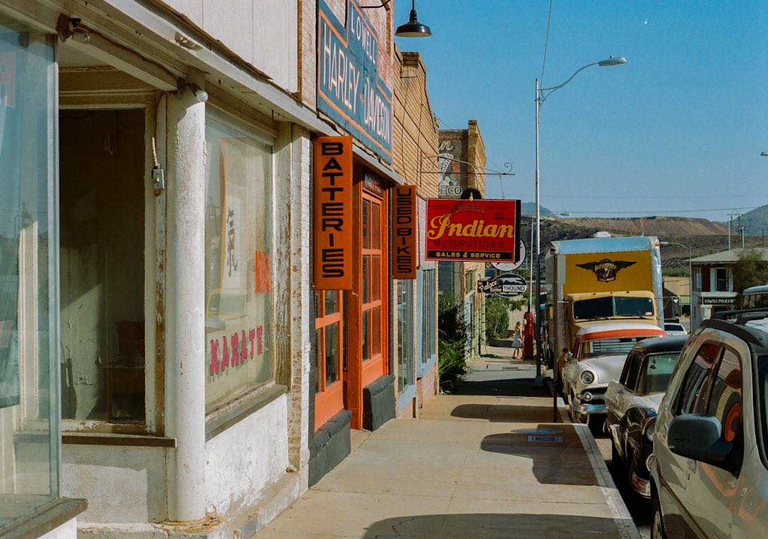Herzog Inspired

Olympus OM-1 50mm F/1.8 
Portra 400

#believeinfilm #filmphotography #shootfilmbenice #35mmfilm