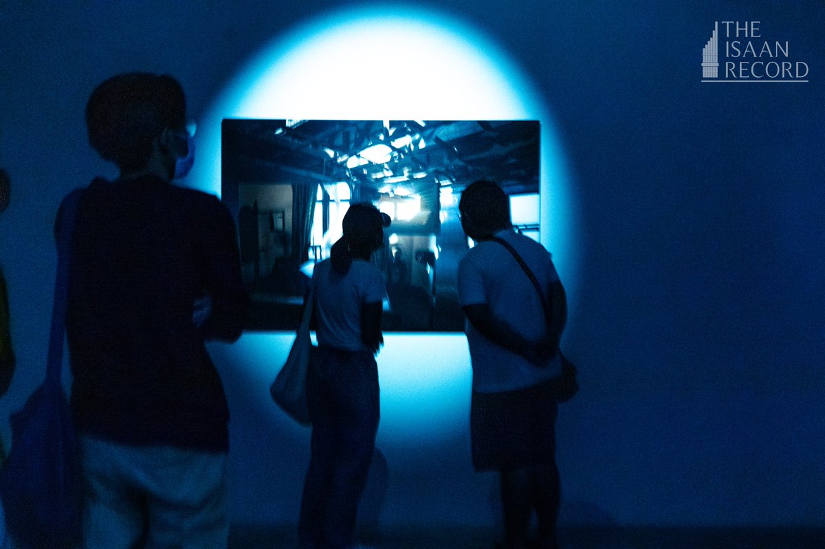 isaanrecord's tweet photo. อภิชาติพงษ์ นำนิทรรศการประวัติศาสตร์กระจ้อยร่อย (A Minor History) ที่ได้แรงบันดาลใจจากการพูดคุยกับอาสาสมัครที่เก็บศพ 4 นักต่อสู้ผู้ถูกฆ่ายัดแท่งปูนทิ้งลงโขงมาถ่ายทอดเป็นงานศิลปะ พร้อมเปิดให้เข้าชมแล้ว มาไว้ที่“ใหม่อีหลี” จ.ขอนแก่น เปิดให้เข้าชมแล้วตั้งแต่วันนี้ถึ�� 27 พ.ย. นี้ https://t.co/jsoLia2ZSt