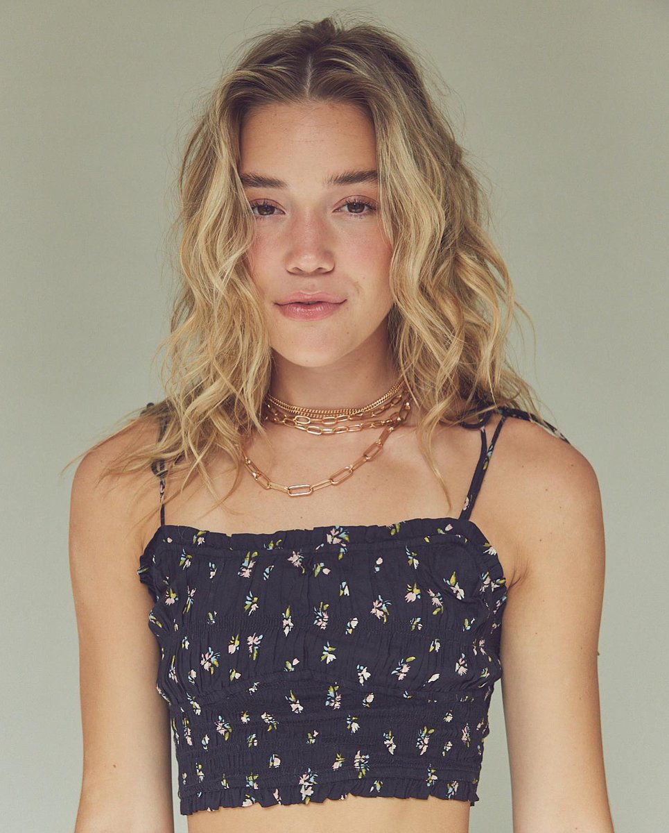 CelebW0rship's tweet photo. Also, I’ve been obsessing over Olivia Ponton recently 😮‍💨😮‍💨😮‍💨 https://t.co/9F66rvchGJ