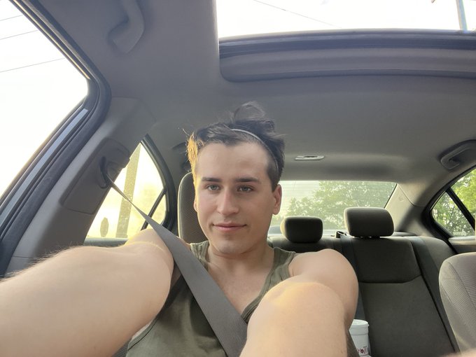 happi boi https://t.co/lRfjy6GCNK