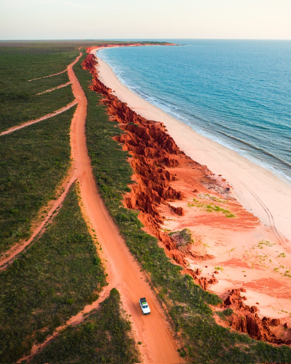 frommilesaway_'s tweet photo. Happy Friday all. 
Who's excited for the weekend?! 

#photography #nature #travel #australia https://t.co/hev8iu7RfU