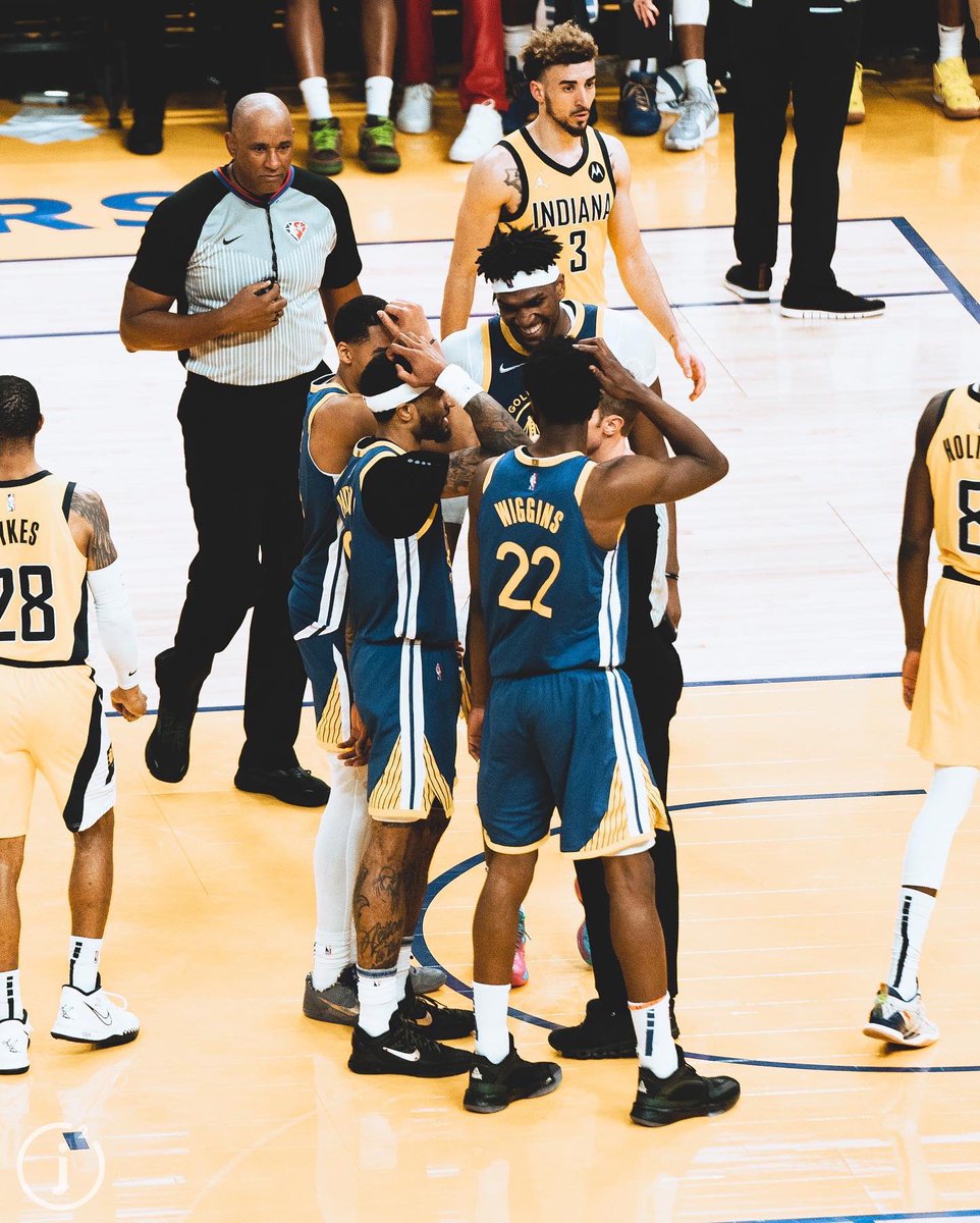 SCDG2330's tweet photo. Dear Andrew Wiggins 

please dunk on someone again and scratch your head 😤 https://t.co/KUsDwqWowI
