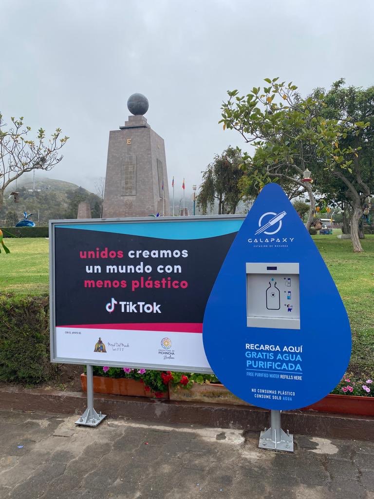 ¡Les presento a nuestras estaciones de recarga de agua gratuita #Galapaxy y a nuestro 1er cliente <a href="/TikTokLatAM/">TikTok LatAm</a> 🚀🌎💧! Lo encontrarán en <a href="/mitadmundo/">CIUDAD MITAD DEL MUNDO</a>. 

Nuestro objetivo: Poner 1000 estaciones Galapaxy a nivel nacional. El cambio para combatir la polución plástica empieza en el 🇪🇨
