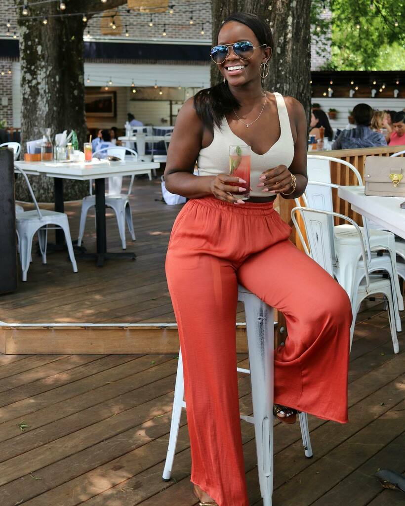 stylebyfash's tweet photo. If you ever want to get me out the house, invite me out for tacos. I’m coming every time! 😂 https://t.co/jqWCAWfmyO