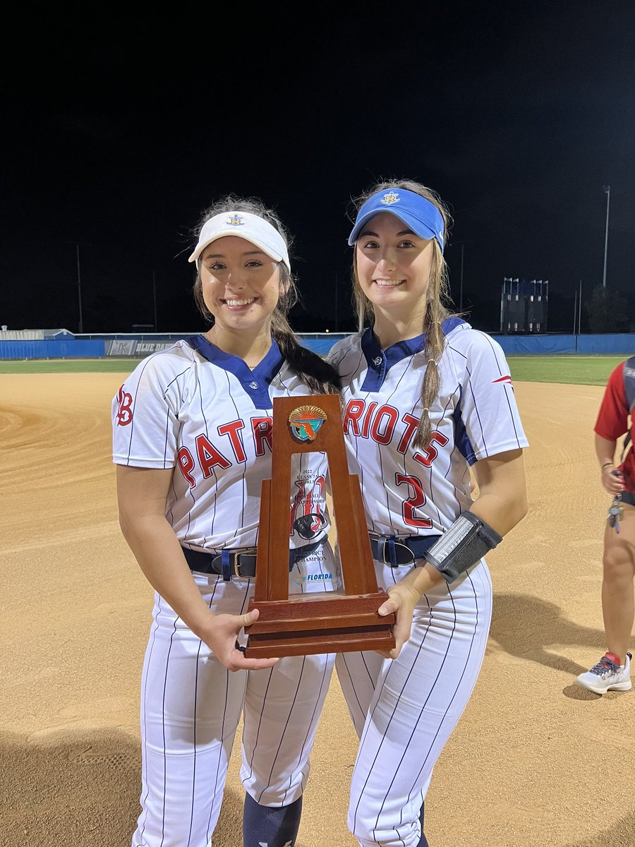 Kaerae2022's tweet photo. District champs!!!@CoachJStan11 @lakebrantleysb @LBHSAthletics @christine_roser @coachTommy_sb @MaxPreps @RossVDG14 @FlStormNational @AlissaSmith12 https://t.co/RLhJiHls92