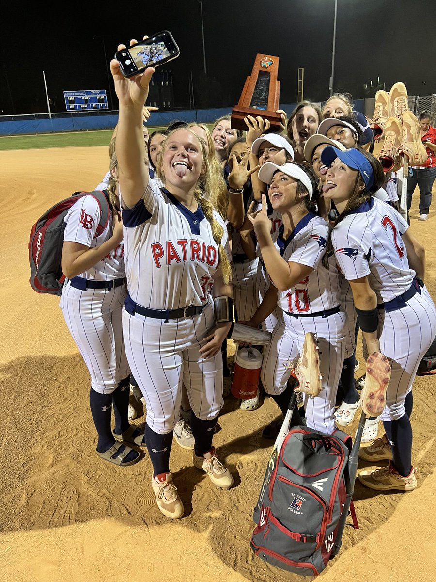 Kaerae2022's tweet photo. District champs!!!@CoachJStan11 @lakebrantleysb @LBHSAthletics @christine_roser @coachTommy_sb @MaxPreps @RossVDG14 @FlStormNational @AlissaSmith12 https://t.co/RLhJiHls92