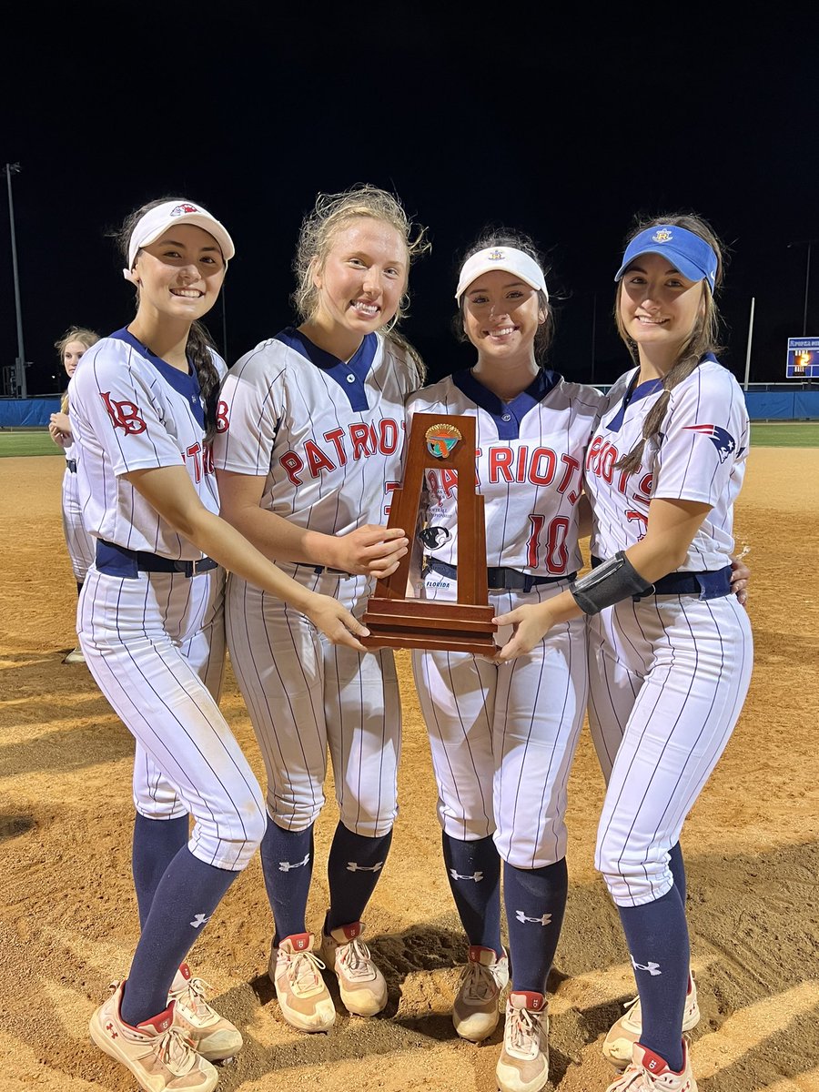 Kaerae2022's tweet photo. District champs!!!@CoachJStan11 @lakebrantleysb @LBHSAthletics @christine_roser @coachTommy_sb @MaxPreps @RossVDG14 @FlStormNational @AlissaSmith12 https://t.co/RLhJiHls92
