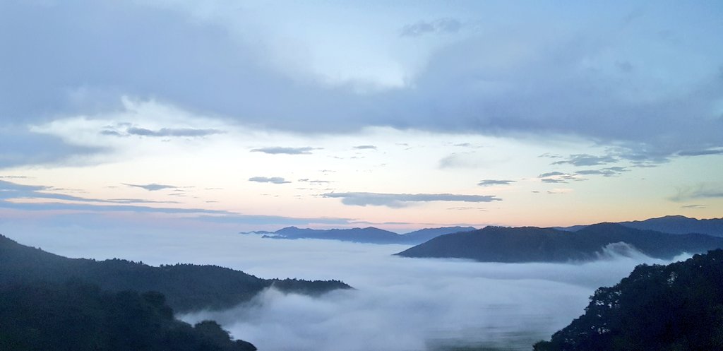 kaylo973's tweet photo. @laurasilvja So true! At one point we were high up in the mountains, and I looked over to see this #breathtaking #Scenery it reminded me of Lake Atitlain in #Guatemala where we had traveled from. 👣👣👣 https://t.co/mu0cdYrbWy