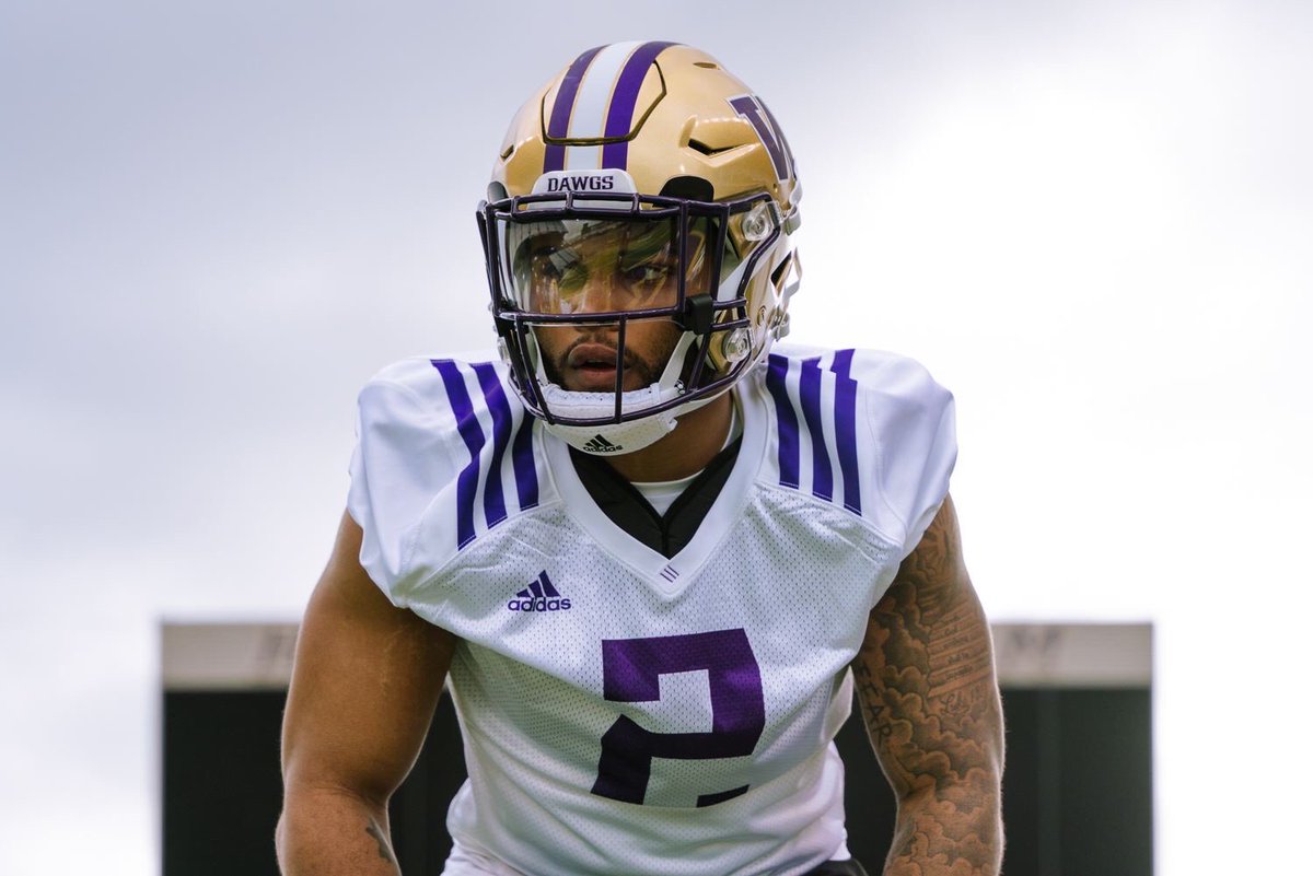 _cam38's tweet photo. Lovin my new home! I appreciate my teammates &amp; the Huskie Fans for welcoming me to the city of Seattle w/ open arms.💜Last Spring Ball✔️. https://t.co/SF3aq8zx58