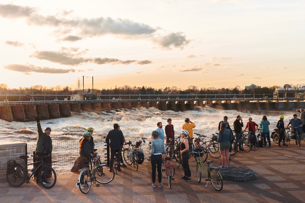 jcbatista's tweet photo. Nice evening with the @ottbikesocial folks ... https://t.co/Sy8cv3cc2A