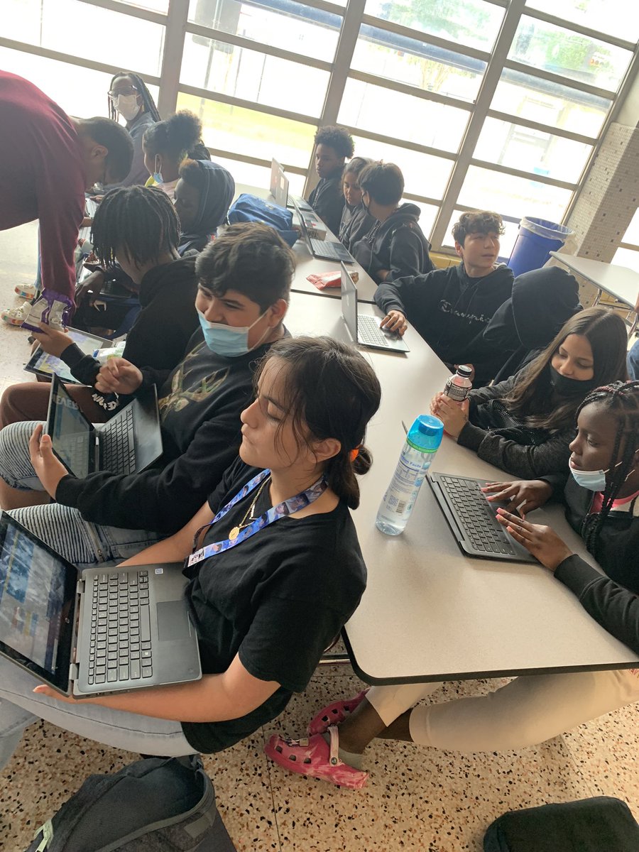 MsLyndersay's tweet photo. The Social Studies team said game on and challenged our scholars to an interactive STAAR Review that incorporated @PlayBlooket @edpuzzle and @quizizz ! Way to go WARRIORS! 📈💻⏳@HS_Ahead_HISD @jJohnFlowers @thegr8_cstoner @HSAATeachCoach @MistahCarter_ @EDUkhalessiAB @J_Filipow https://t.co/y3zFhSUNf4