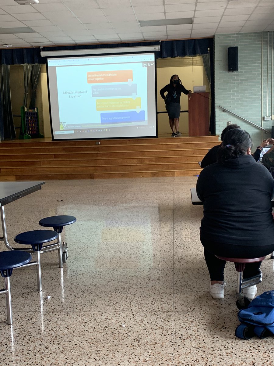 MsLyndersay's tweet photo. The Social Studies team said game on and challenged our scholars to an interactive STAAR Review that incorporated @PlayBlooket @edpuzzle and @quizizz ! Way to go WARRIORS! 📈💻⏳@HS_Ahead_HISD @jJohnFlowers @thegr8_cstoner @HSAATeachCoach @MistahCarter_ @EDUkhalessiAB @J_Filipow https://t.co/y3zFhSUNf4