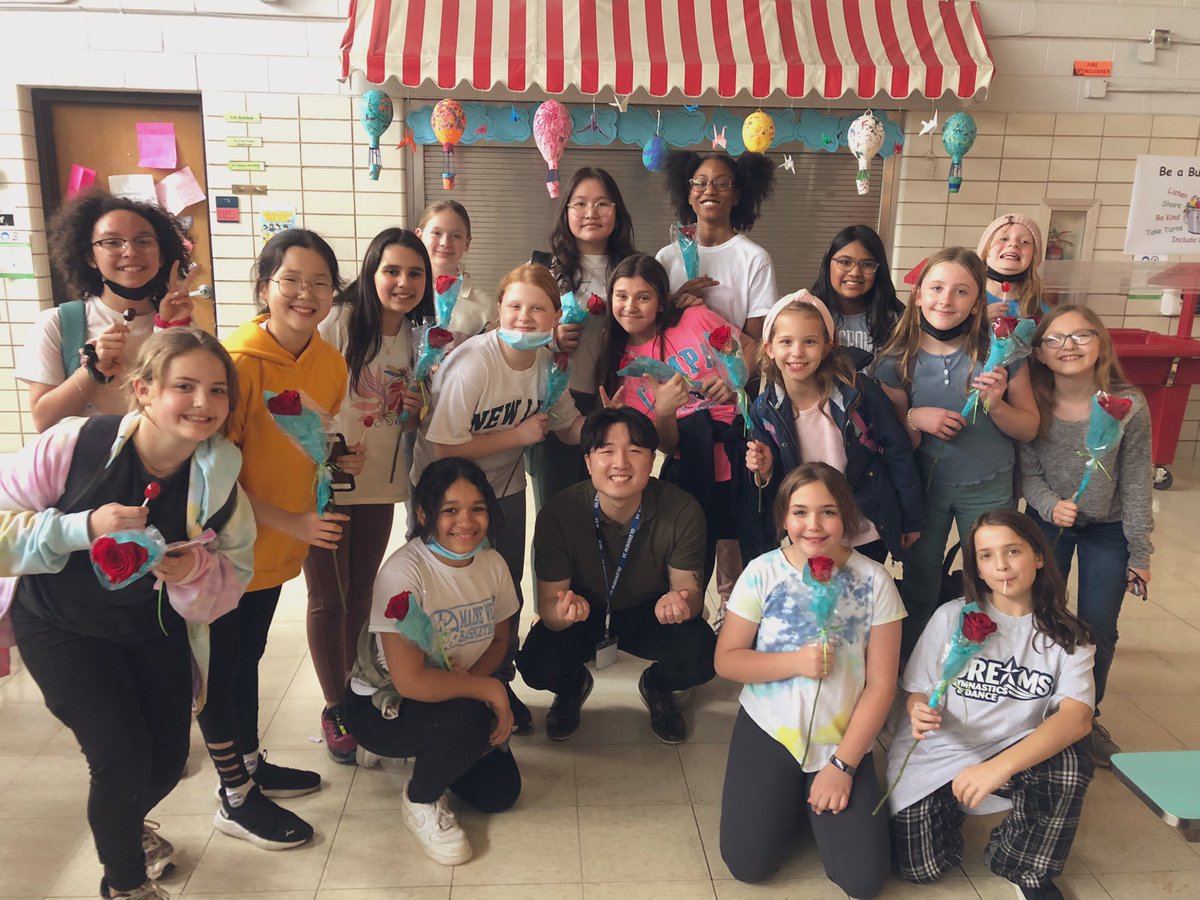 Proud of all the 5th graders &amp; the orchestra on an amazing performance at their concert tonight! 🎻🎻 Congratulations to our 5th graders for celebrating their Chorus journey at GG with their pizza party! 🍕<a href="/GlenGroveSchool/">GlenGroveSchool</a> #WeAreD34