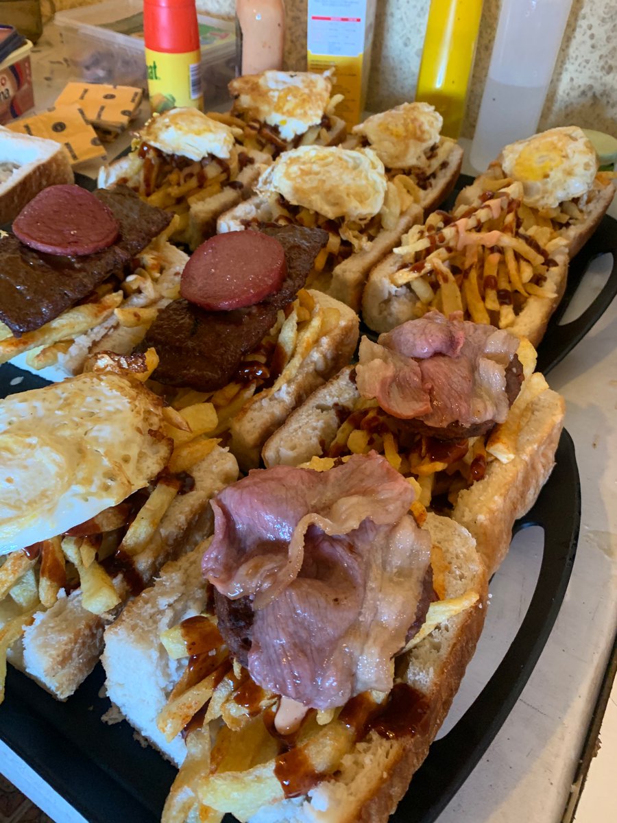 Mthokojose's tweet photo. Good morning, Happy Friyay come grab a Bite @ Morris Park , Zone 6 ext 1 Sebokeng 

#WakeUpOnMetroFM https://t.co/JiFjtSMc1g