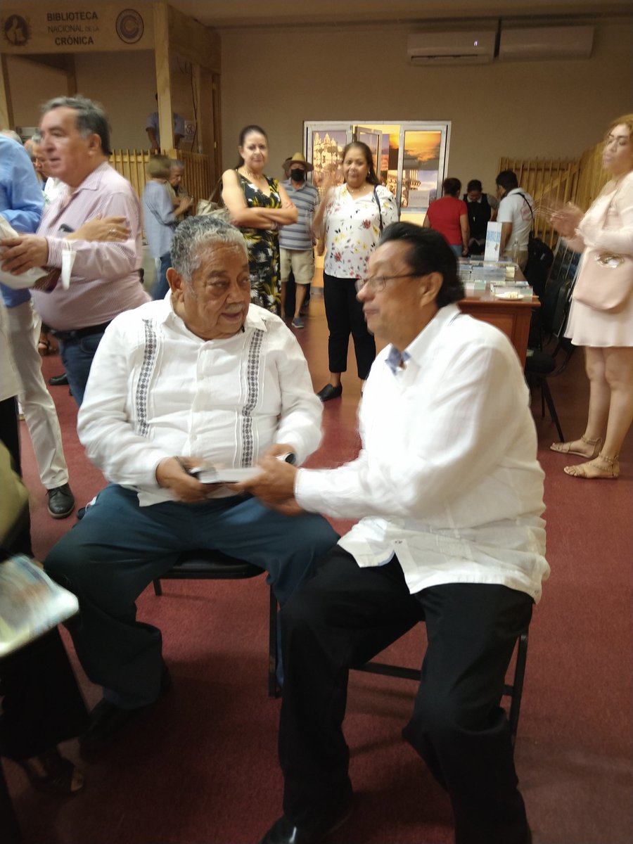 omar alpuche leal (@omaralpuche) on Twitter photo Un privilegio recibir los libros autografiados de manos del Primer Gobernador del Estado de #QuintanaRoo y sus apreciaciones sobre la evolución y retos de la #EducaciónSuperior <a href="/mapachestec/">@MAPACHESTec</a> presente también el paisano Líder de #ConcienciaCiudadana <a href="/jacr_r/">J Antonio Contreras</a> Un privilegio recibir los libros autografiados de manos del Primer Gobernador del Estado de #QuintanaRoo y sus apreciaciones sobre la evolución y retos de la #EducaciónSuperior <a href="/mapachestec/">@MAPACHESTec</a> presente también el paisano Líder de #ConcienciaCiudadana <a href="/jacr_r/">J Antonio Contreras</a>
