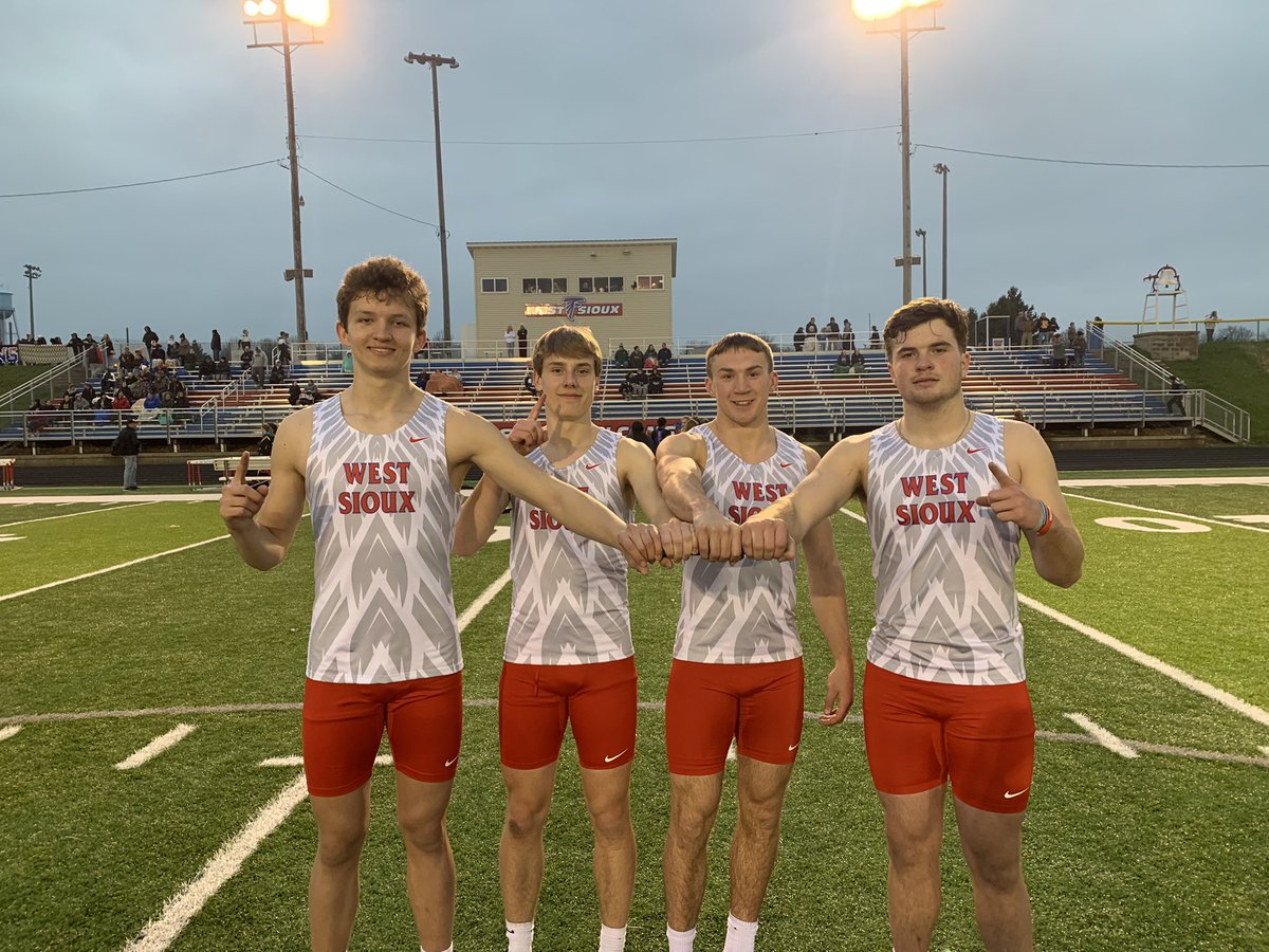 WestSiouxTrack's tweet photo. Another School Record!!!
4x100 43.54 !!!
#FalconFast https://t.co/UnC2yseW7m