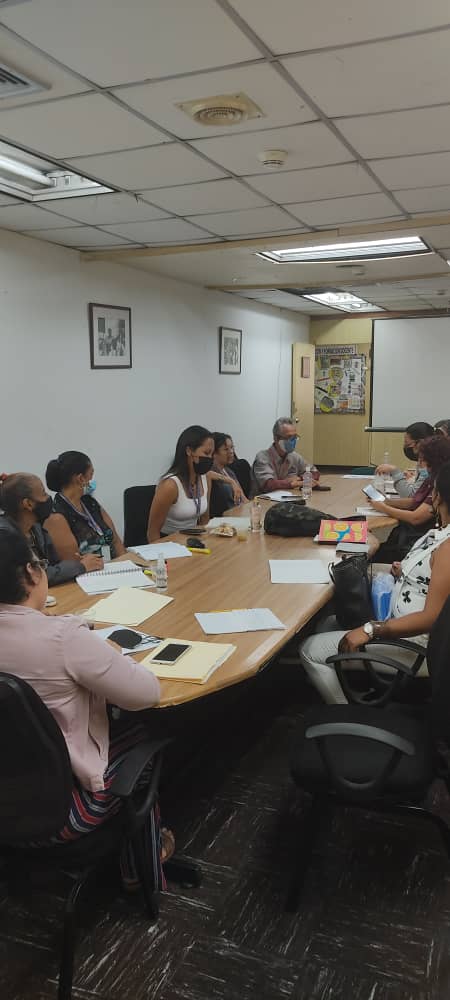 Fundabit_'s tweet photo. #EnFotos 📸| Siguiendo las instrucciones de la Min. @_LaAvanzadora y de nuestra Pdta. @leivi24 #Hoy se realizó una mesa de trabajo para la incorporación de Fundabit en los aportes de la transformación curricular y la vinculación de los motores productivos 🇻🇪✊🏻
#PorLaMadreTierra https://t.co/ExSD3SKNZb