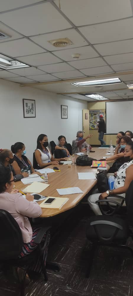 Fundabit_'s tweet photo. #EnFotos 📸| Siguiendo las instrucciones de la Min. @_LaAvanzadora y de nuestra Pdta. @leivi24 #Hoy se realizó una mesa de trabajo para la incorporación de Fundabit en los aportes de la transformación curricular y la vinculación de los motores productivos 🇻🇪✊🏻
#PorLaMadreTierra https://t.co/ExSD3SKNZb