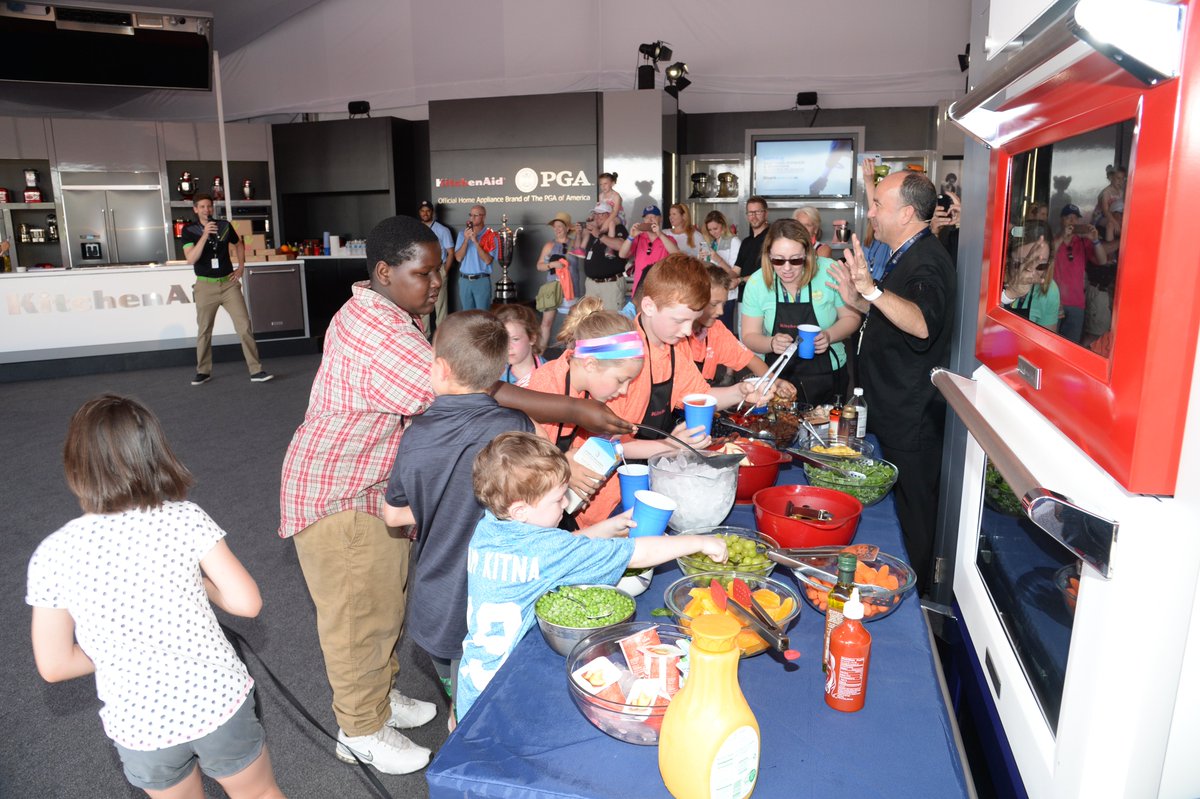 🍌 🍓 🫐 🍊

What does your favorite smoothie recipe include?

<a href="/KitchenAid_Golf/">KitchenAid in Golf</a> | #SrPGA