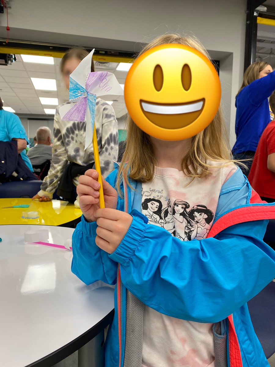 Thank you <a href="/DukeEnergy/">Duke Energy</a> and <a href="/BruceCalloway/">Bruce Calloway</a> for the box of STEM activities! Tonight at our Night of the Arts we made pin wheels and flying machines and even had a student combine the two!