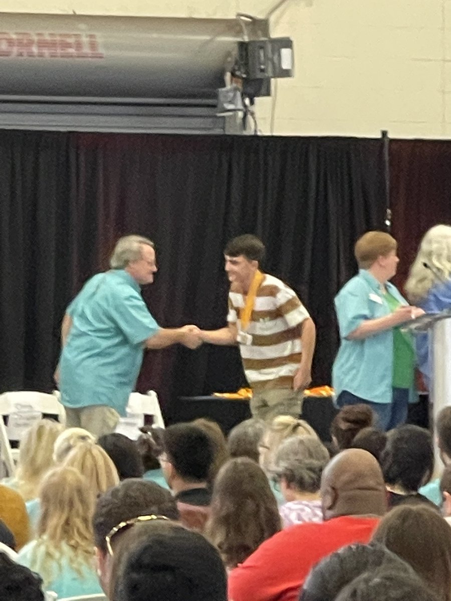 GrundlerArt's tweet photo. What a busy week - last Thursday @artguy76 and I were at #statevase22 - two #pisdcreatesart Ss got gold medals! #K12ArtChat https://t.co/IhtWhlMMMM