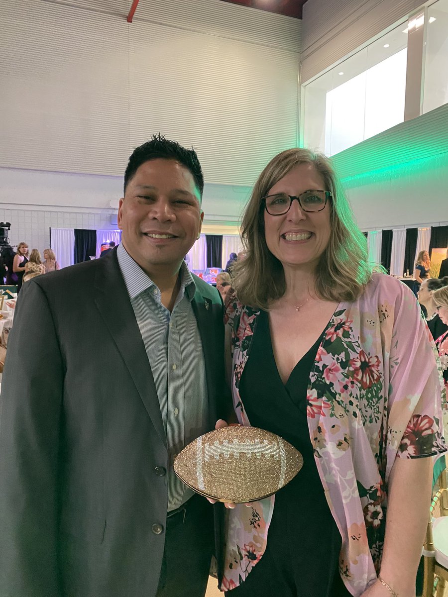 TrixieLeRue's tweet photo. He loves the Clutch #EEWD22 💚💛🫶🏼🏈 @victorcui #Elks Thank you for a wonderful night. The best President ever !! https://t.co/9X8Cj08aI7