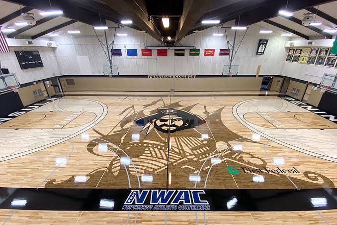 swansonnn's tweet photo. Blessed and thankful to receive an offer from @Coach_Rollman and peninsula college pirates! #gopirates https://t.co/FGPYBuHg9y