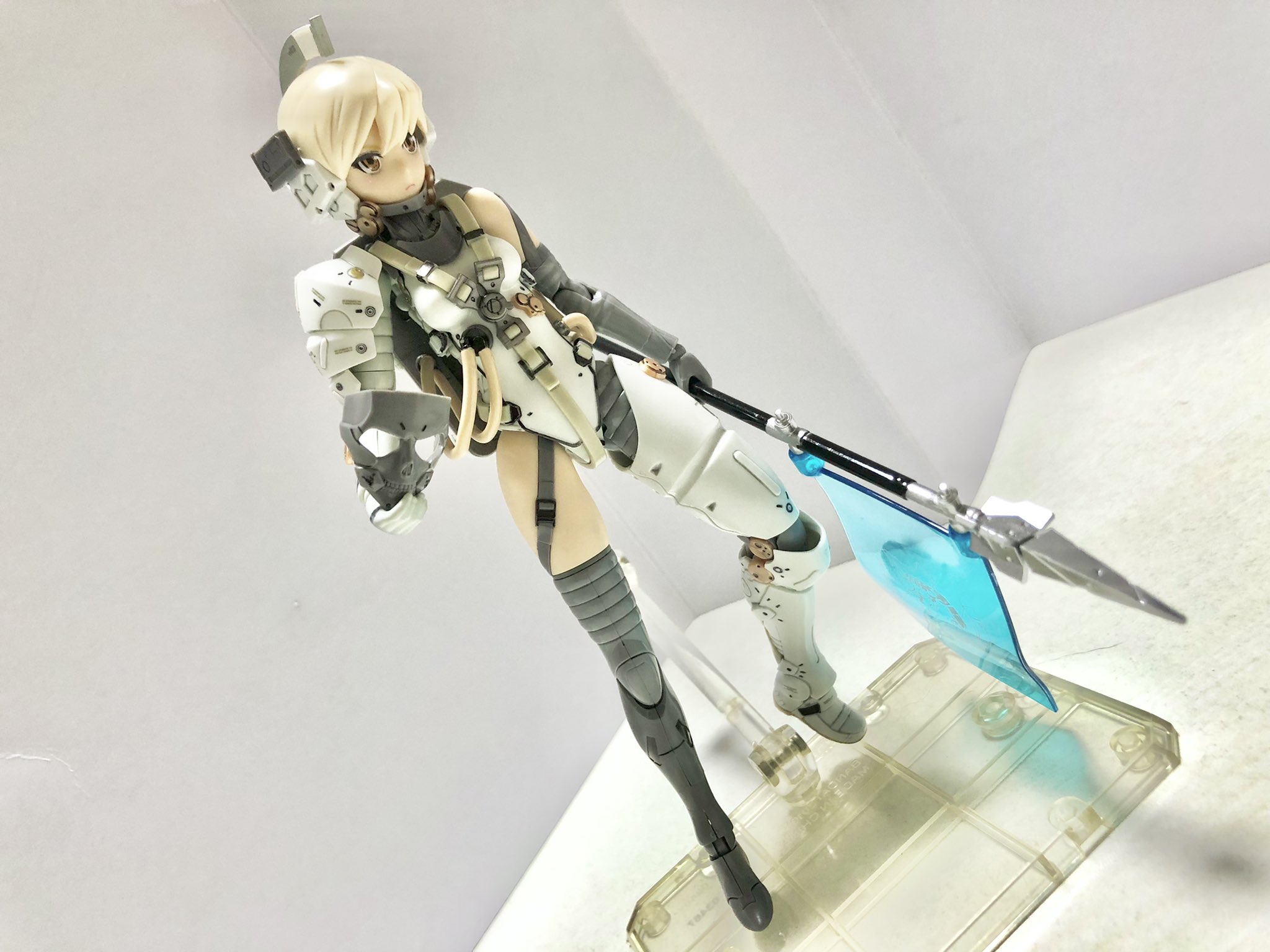 تويتر つぼみ Dgs 15周年祭 على تويتر 写真載せてなかったので 自宅待機中にちゃんとルーデンスは完成させました 素体 宇宙服 パッケージイラスト どのパターンもかっこいい コトブキヤ ルーデンス T Co G6fuc3lfeq