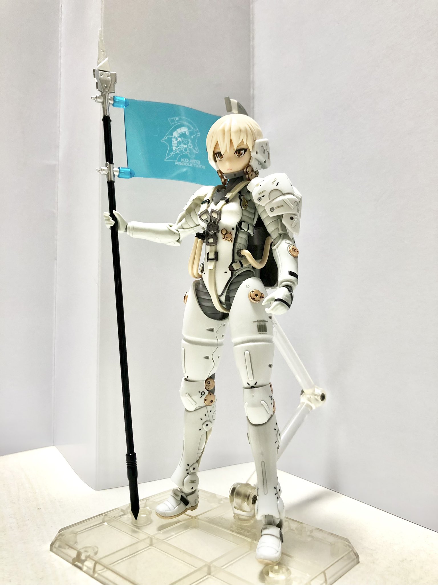 تويتر つぼみ Dgs 15周年祭 على تويتر 写真載せてなかったので 自宅待機中にちゃんとルーデンスは完成させました 素体 宇宙服 パッケージイラスト どのパターンもかっこいい コトブキヤ ルーデンス T Co G6fuc3lfeq