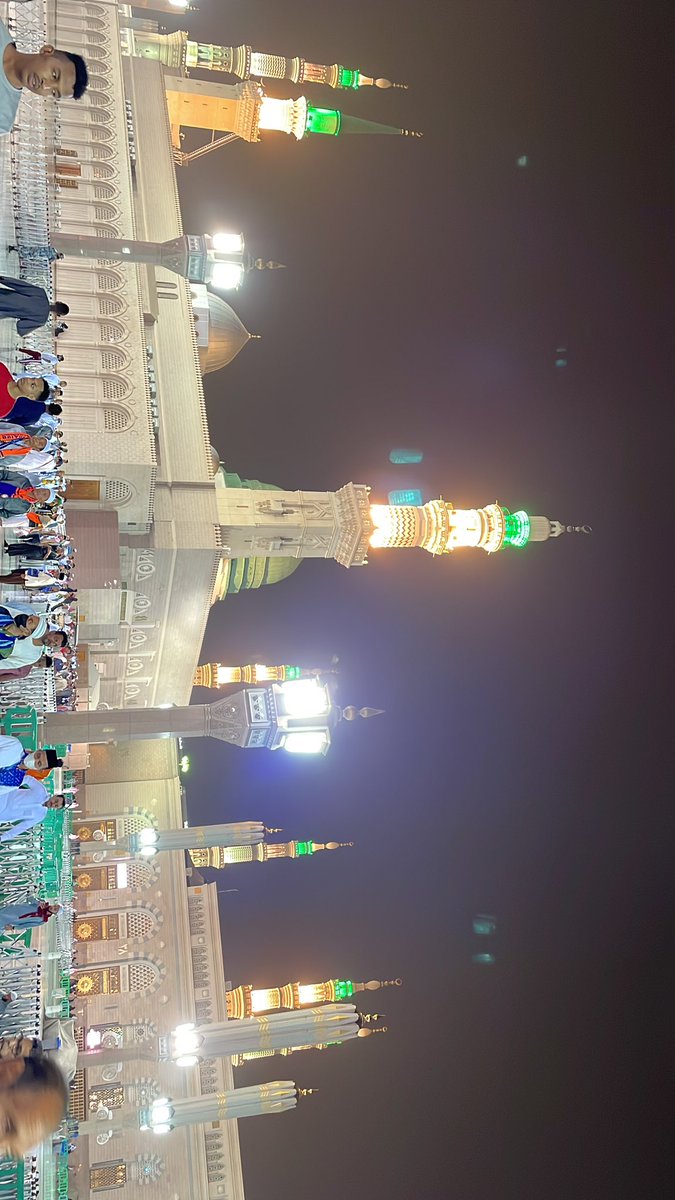 MO7AMDALRASHEED's tweet photo. ﷽
   ﴿ إِنَّ اللَّهَ وَمَلائِكَتَهُ يُصَلُّونَ عَلَى النَّبِيِّ يَا أَيُّهَا الَّذِينَ آَمَنُوا صَلُّوا عَلَيْهِ وَسَلِّمُوا تَسْلِيمًا﴾

#المدينة_المنورة https://t.co/ORXXtEBikj