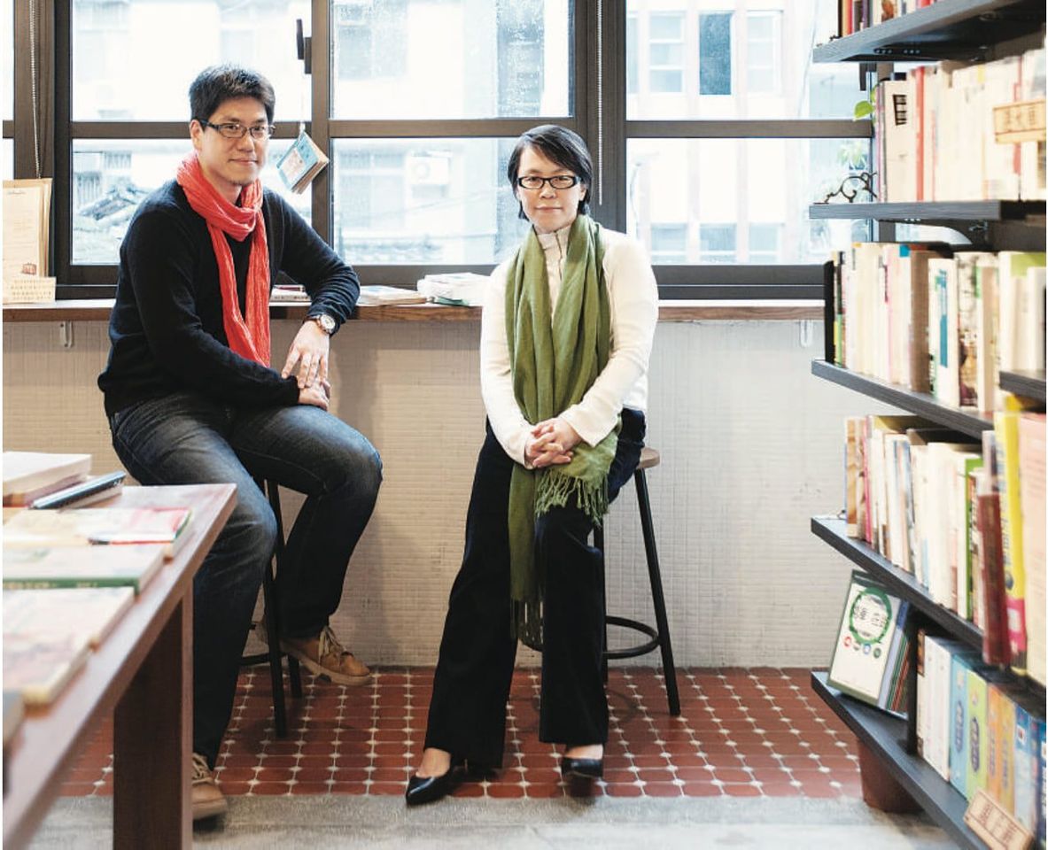 【聽見新經典：#葉美瑤 專訪 #馬世芳】

上集 bit.ly/3sd3PFW 
下集 bit.ly/3OWvdSl

認識葉美瑤並且變成朋友，已經三十多年。
(1/10)