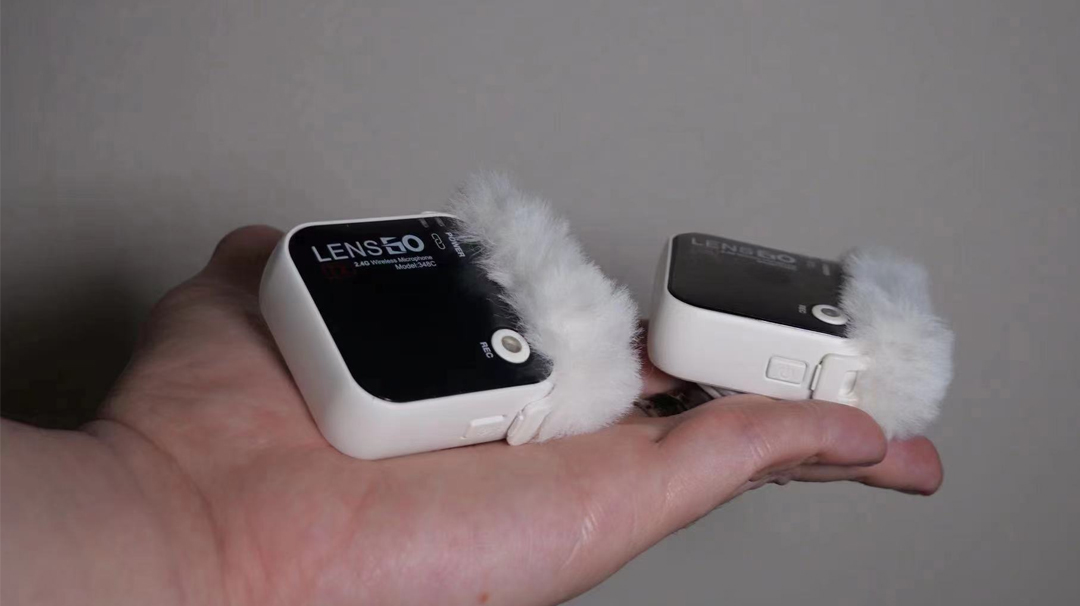 LensgoM's tweet photo. Lensgo 348C wireless microphone, small and exquisite shape and plush microphone design, bring users a better experience.@Vinnie Langdon III😎😎

Learn more: https://t.co/LRz5oMqnsl
#RODEmicrophone #output #mode #audio #recording #onlinemeeting #sound #pro #phone #camera #computer https://t.co/K7RSZ4Fctu