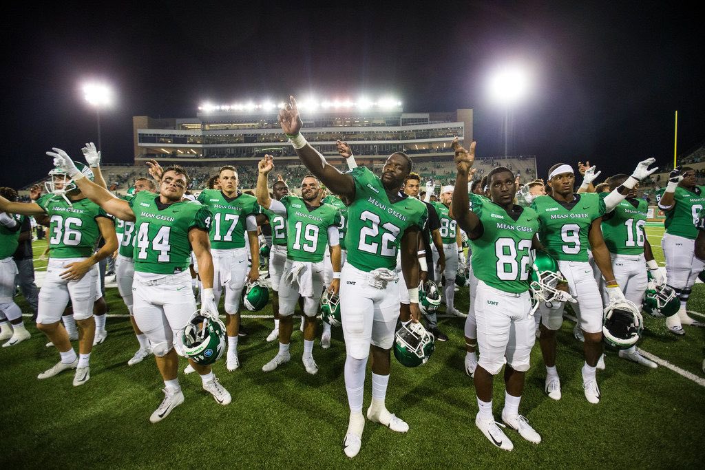 HerschelTurner7's tweet photo. Very blessed and excited to say I’ve received my first d1 offer to play football at The University of North Texas!! I wanna thank @LukeWaleriusUNT and the rest of the staff for believing in me! @itzTtime24 @BrandonHuffman @247Sports @adamgorney #AGTG #MLUYFI #TeamTurner #Falcons https://t.co/1TyTg3Gmh8