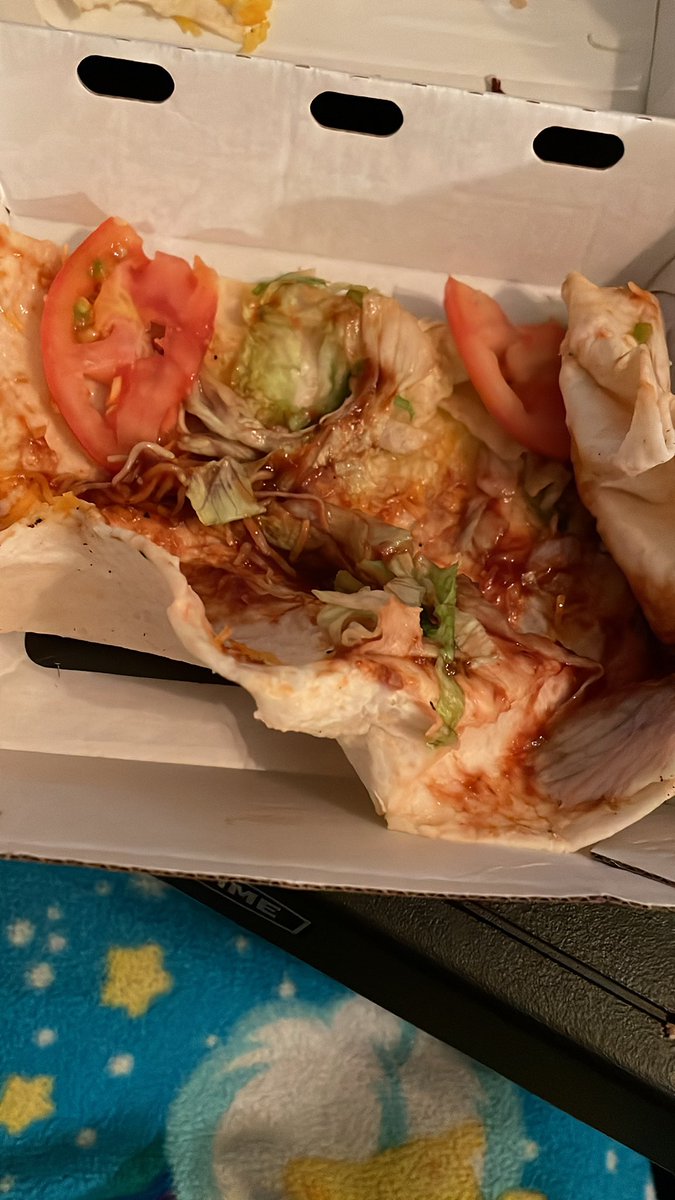 MorganD_Makeup's tweet photo. Just wondering where the CHICKEN in my chicken wrap is @BWWings … https://t.co/DWAxOMAPnA