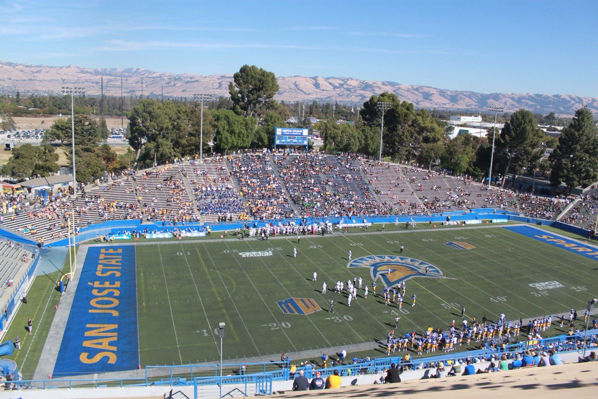 WilliamFowlerI1's tweet photo. #AGTG!🙏🏾 After a conversation with @CoachChipViney I received my 1st Mountain West offer from @SanJoseStateFB.🏁Blessings! #SpartanUp @BrandonHuffman @GregBiggins @CurryInsider @DaUnionfball @JacksonMoore247 #wuhs https://t.co/CawzBon5if
