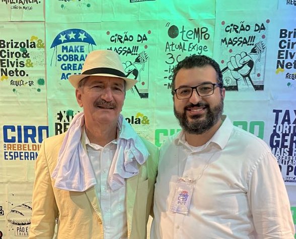 WSP_PSW's tweet photo. Hoje foi dia de ouvir um pouco mais sobre o #PND, conhecer o Elvis Cézar e confraternizar com a Turma Boa alem, é claro, de pegar autógrafo e dar aquele abraço no Ciro!
#CiroEmSP
#Ciro2022 https://t.co/6yuvTPUdjT