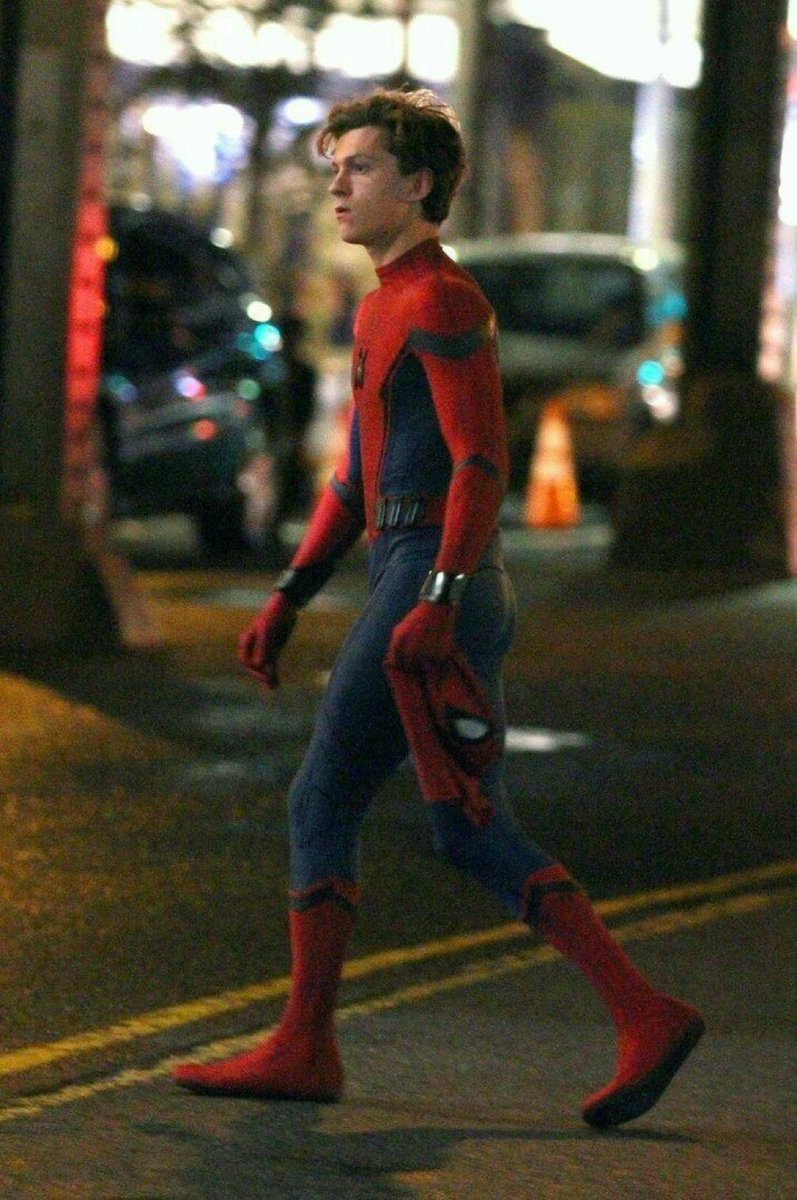 olivasanderss's tweet image. caught peter red handed