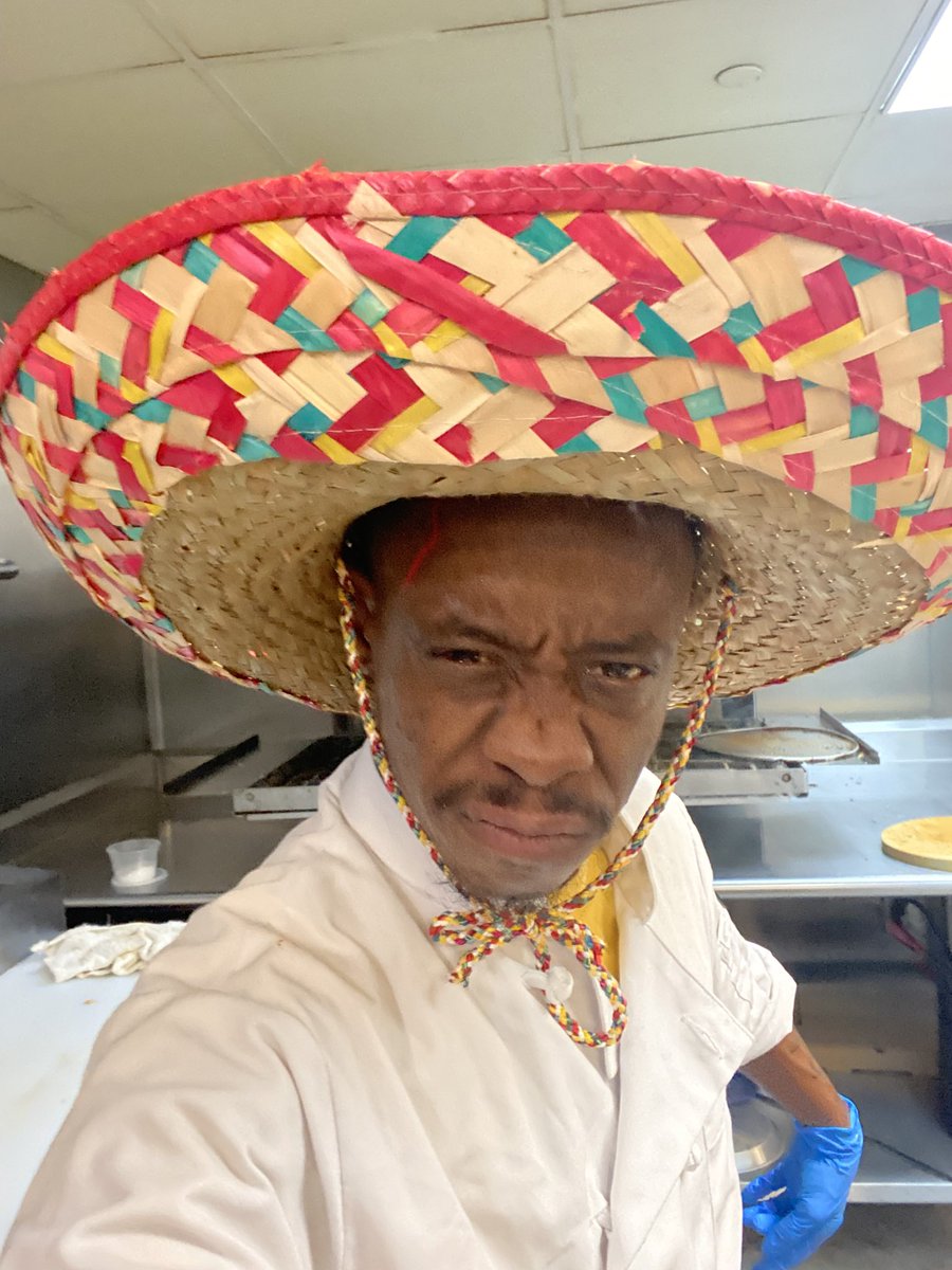 gmcfalcuity2051's tweet photo. The real Mexicano way 😂😂😂 https://t.co/IyLbbKJngG