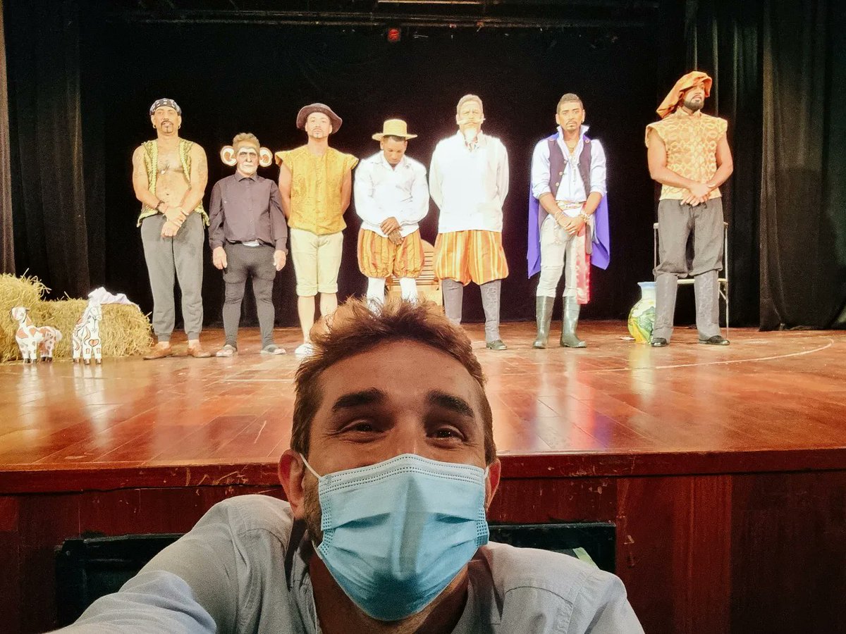 grmanz's tweet photo. Participando con los que buscan una segunda oportunidad. En esta ocasión privados de libertad del centro penitenciario el Renacer. Presentando obra de teatro el Quijote 📍 Teatro el Círculo
@VinisteAMi https://t.co/D2mpf5qSGA