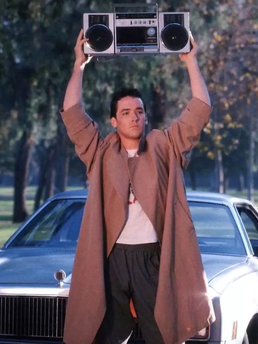 FamousFlicks's tweet photo. Name the movie… 🤐 https://t.co/9WsP1dm9oM