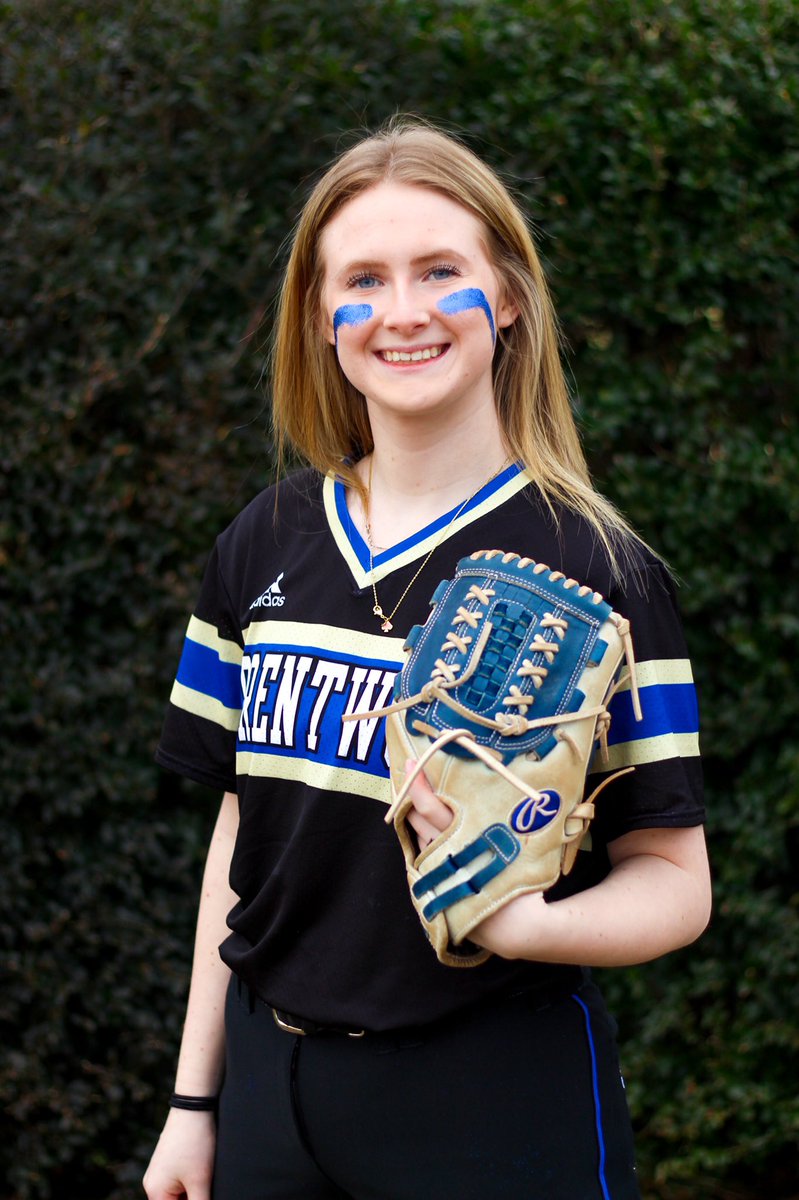 Happy 18th birthday to our senior, Hannah Smith! #team2022
