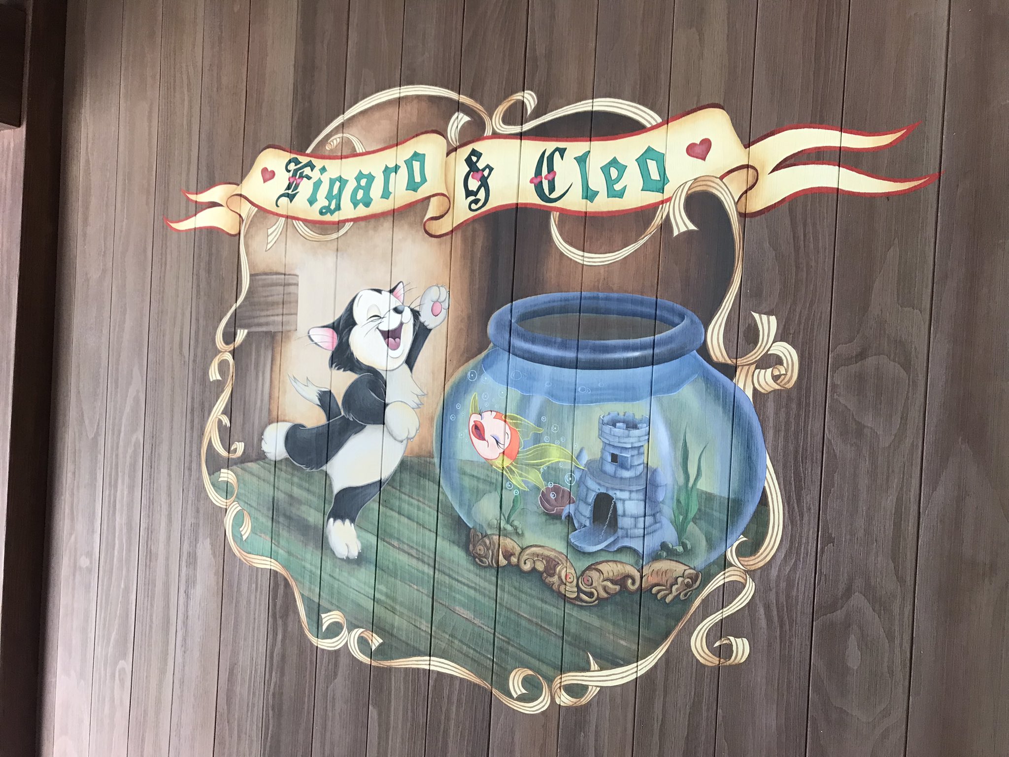 ろゆ ピノキオのトイレ横の絵変わった Tdr Now T Co Kaw3wl1z4q Twitter