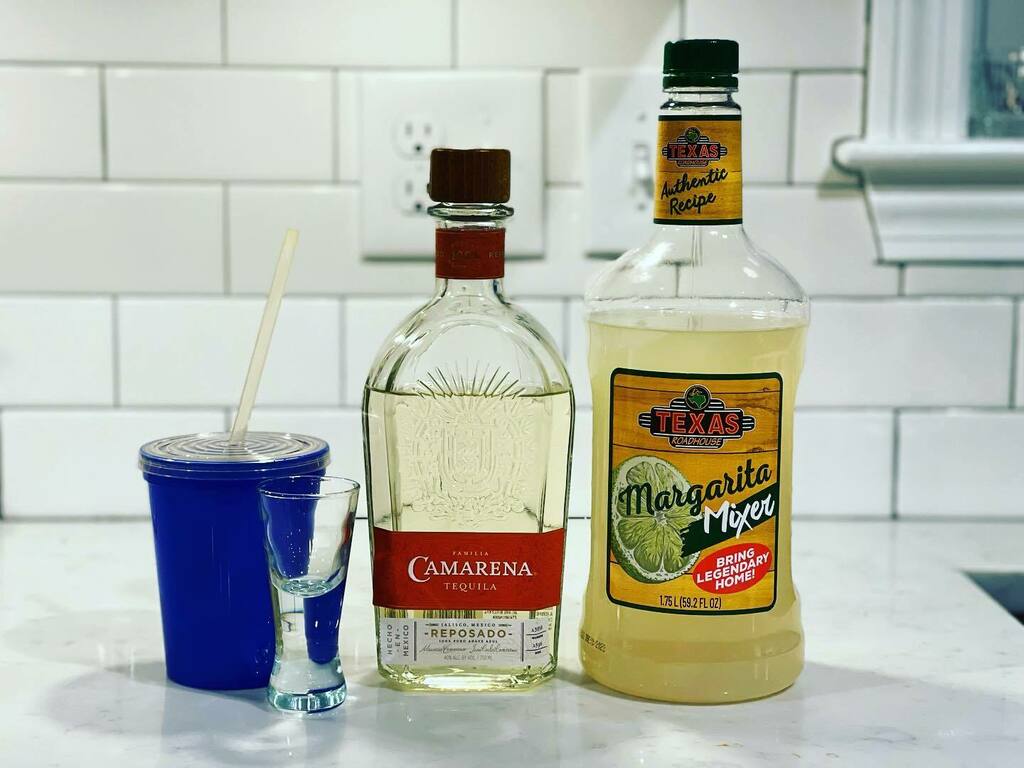 MDMondays's tweet photo. Parenting Hack! If you hide your margarita in a sippy cup, the neighbors won’t stare at you when you walk the neighborhood! Happy Cinco De Mayo!
#cincodemayo #5mayo #tequila #margarita #parenting #parentinghacks #lifehacks https://t.co/6zanb59FC9 https://t.co/r1ehvynDis